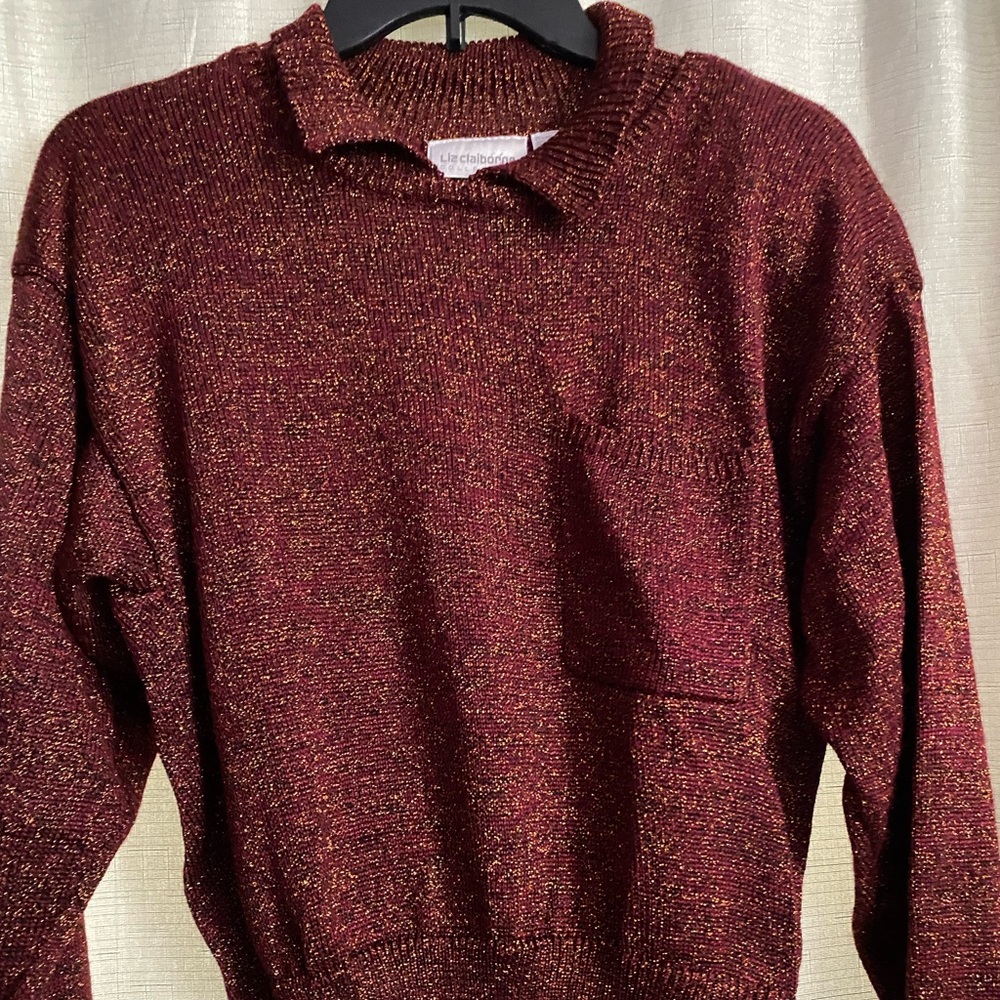Vintage Liz claiborne
COLLECTION beautiful burgundy and gold sweater. Size sm